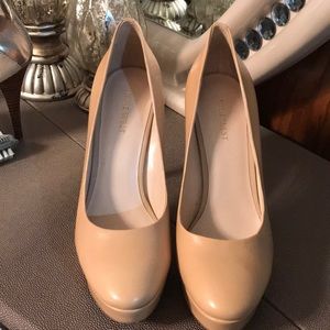 Nine West tan heels